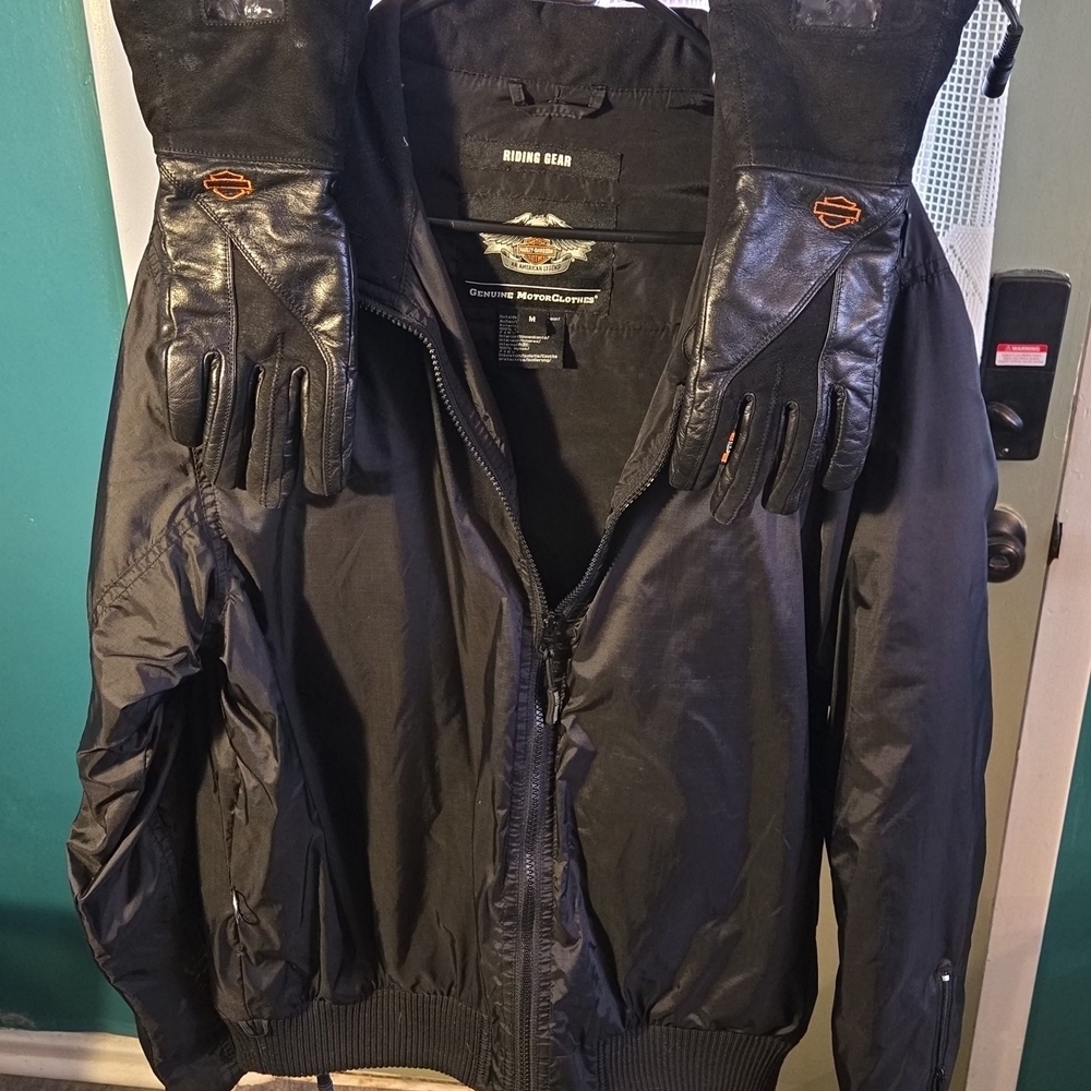 Harley-Davidson Womans Heated Black Jacket with Heated Leather Gloves